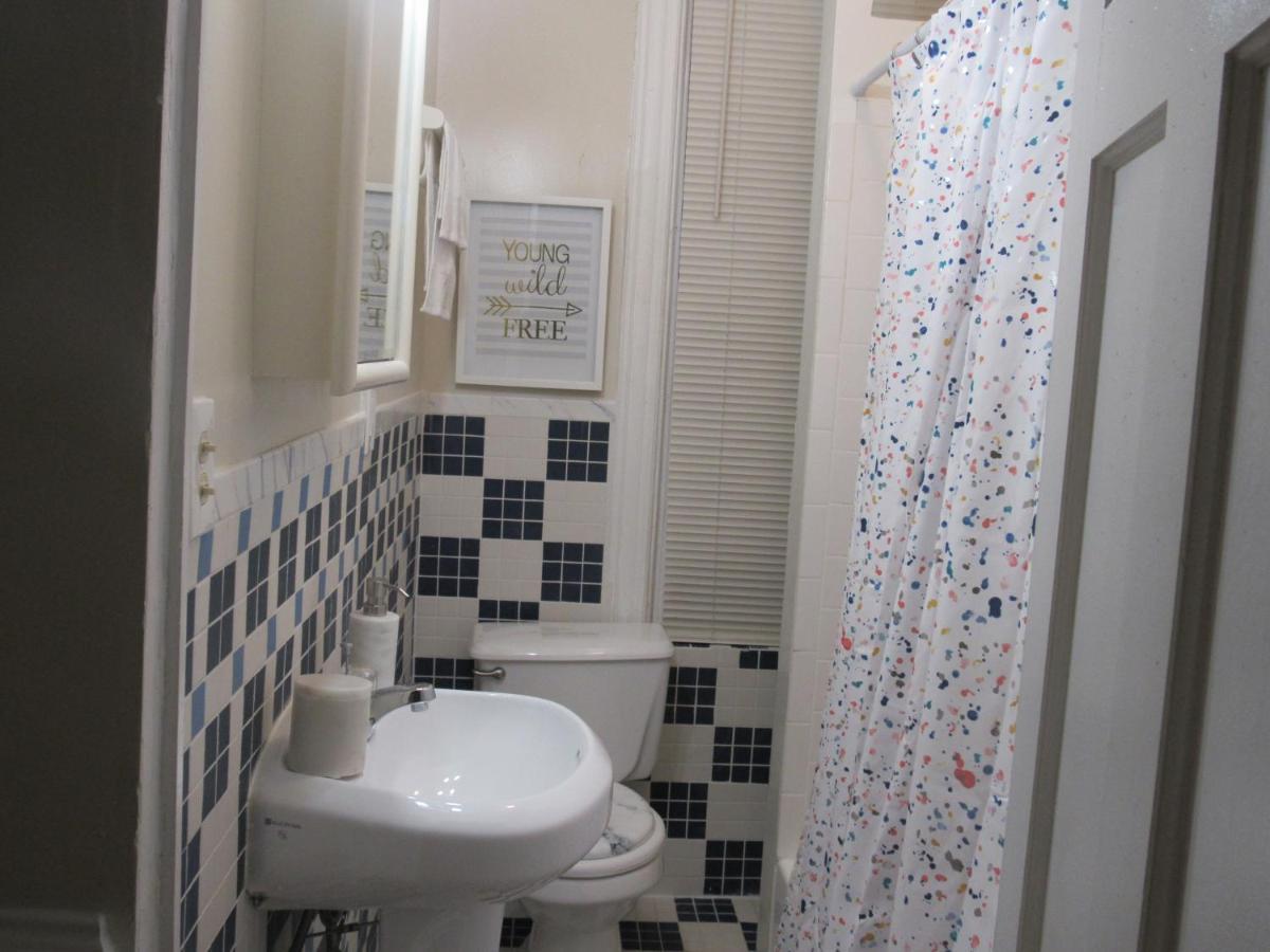 Located In The Noma-gallaudet Neighborhood Apartment Washington