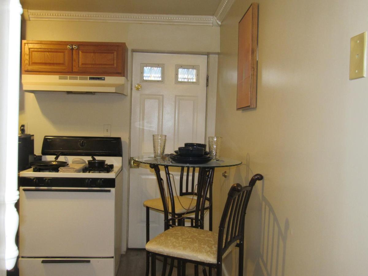 Apartment Located In The Noma-gallaudet Neighborhood