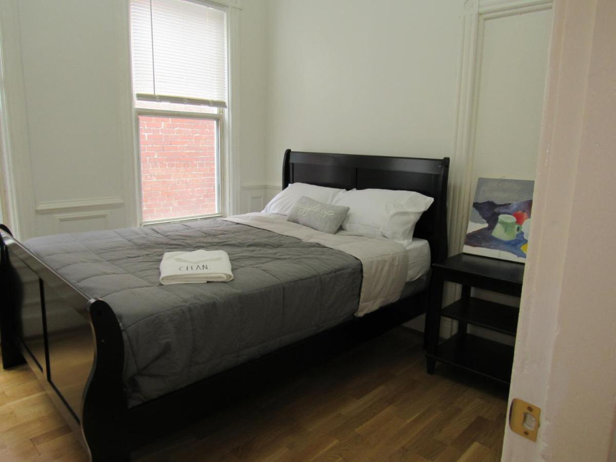 Apartment Located In The Noma-gallaudet Neighborhood Washington
