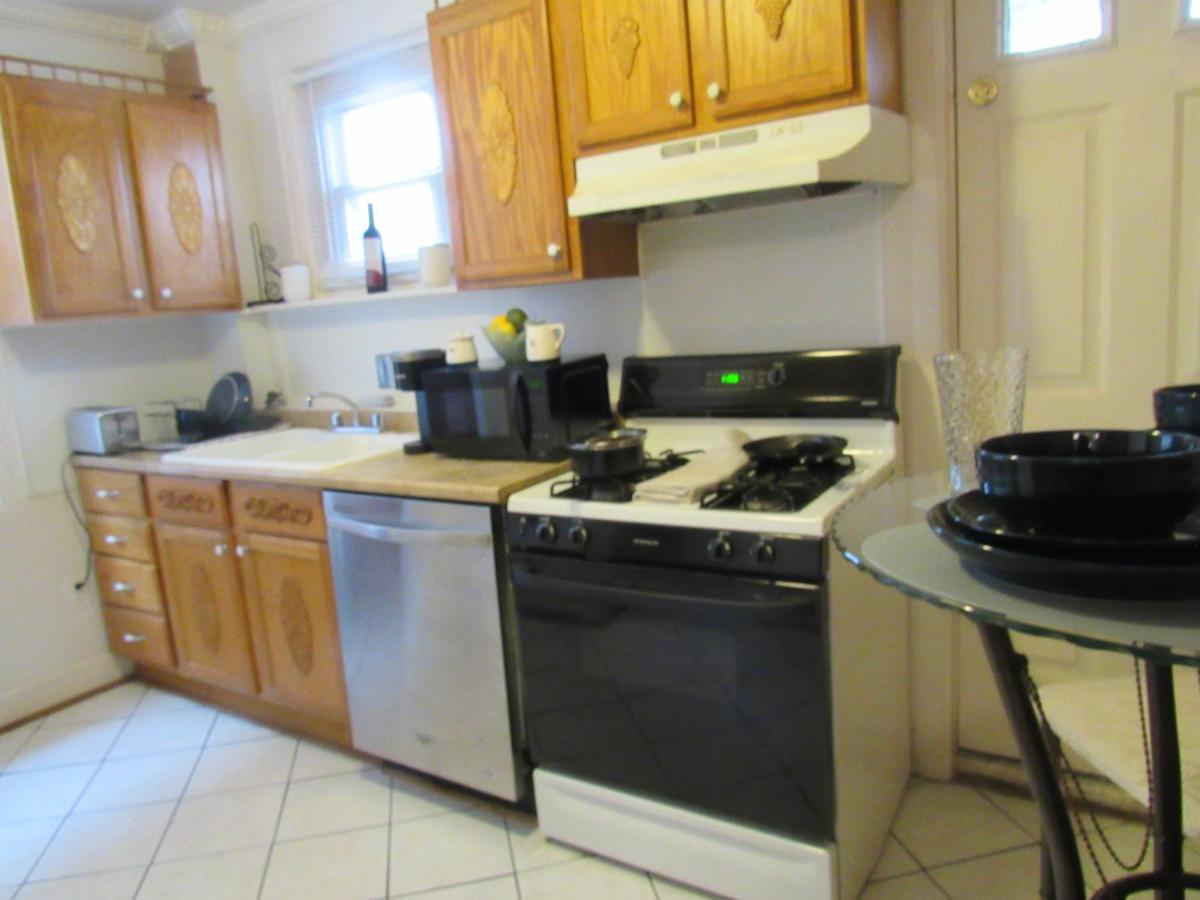 Apartment Located In The Noma-gallaudet Neighborhood