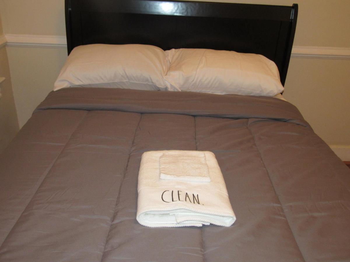 Located In The Noma-gallaudet Neighborhood Apartment *